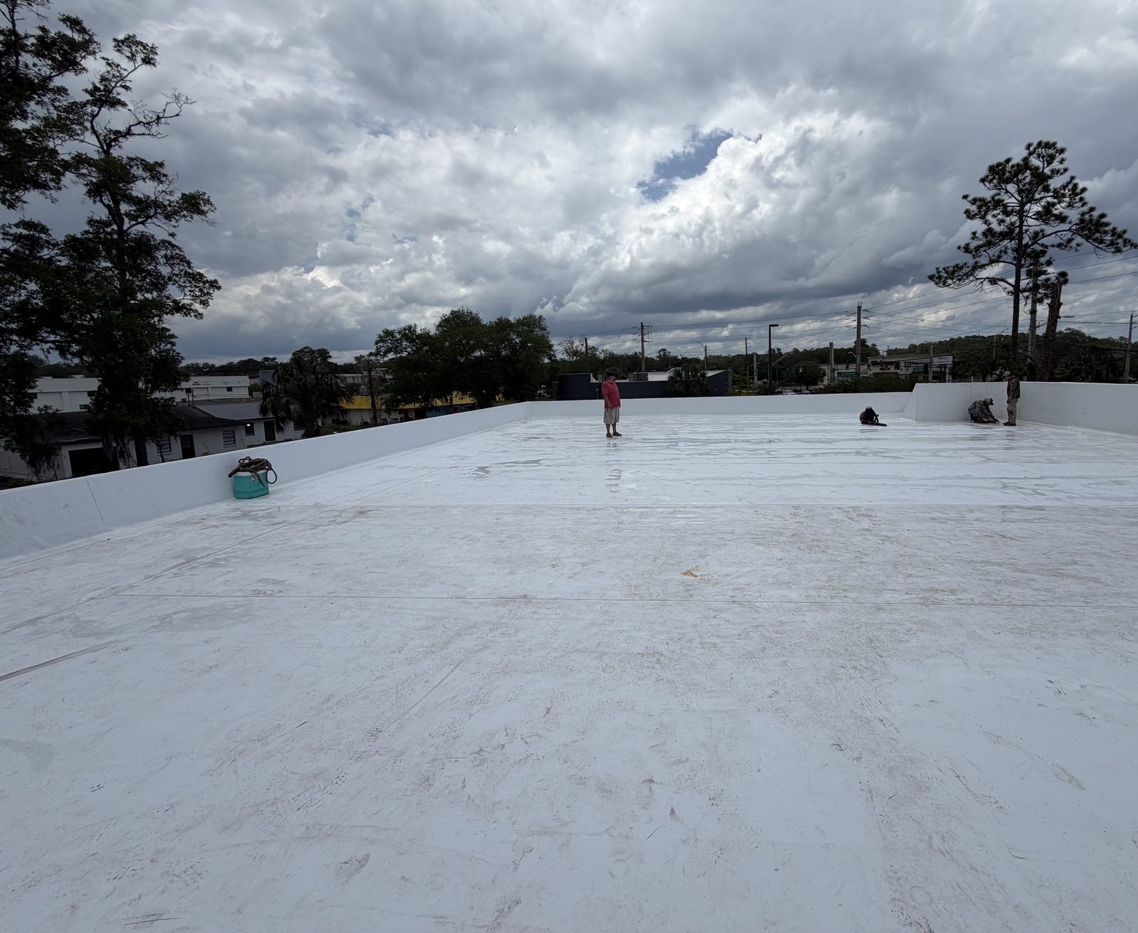 Commercial flat roof single-ply membrane installation